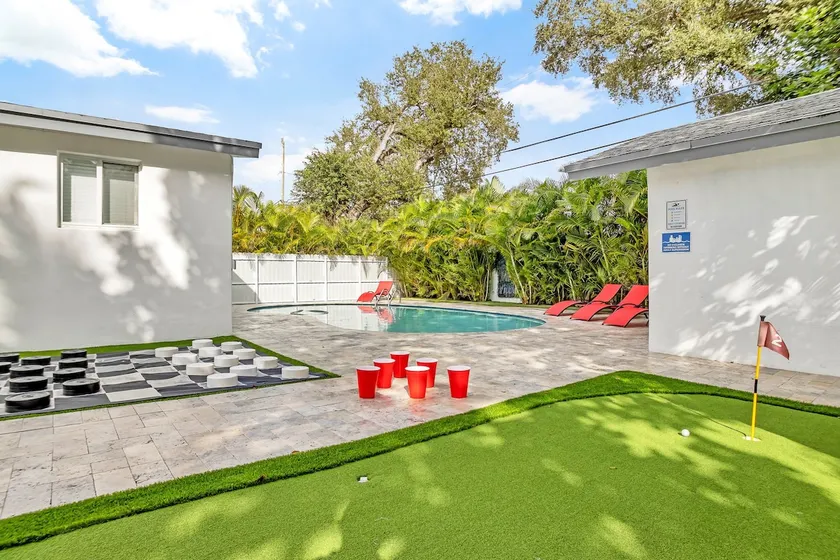 Entertain Yourself In Miami! Games, Pool, & More - Image 1