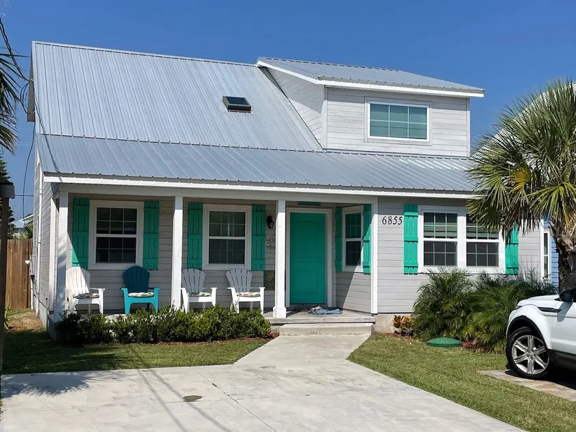 Seaside at Crescent Beach, 150 steps to the ocean - Image 1