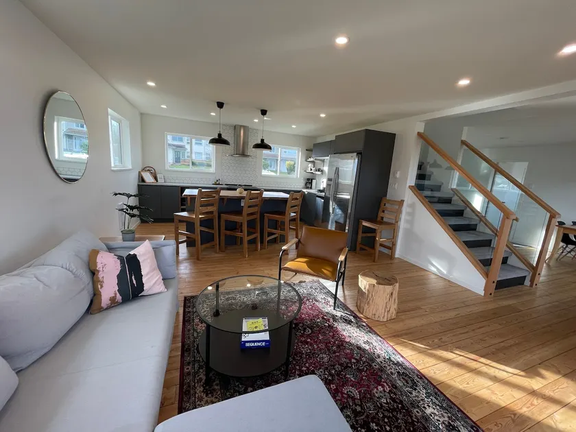 Port Hardy Penthouse Suite with Ocean View - Image 1