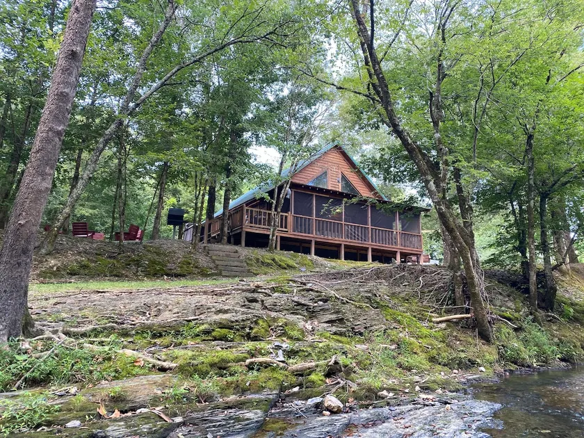Lost Cabin at the Creek - Image 1