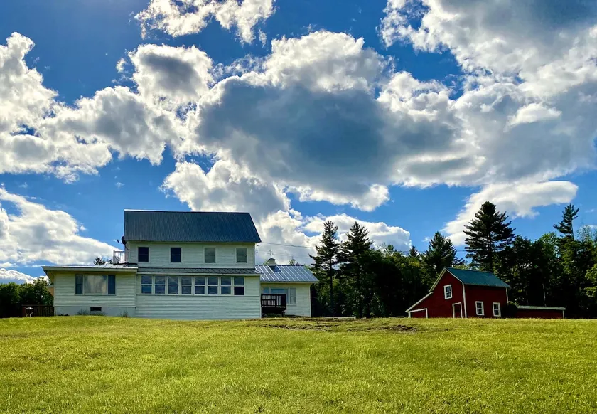 Apple Farm House - Image 1