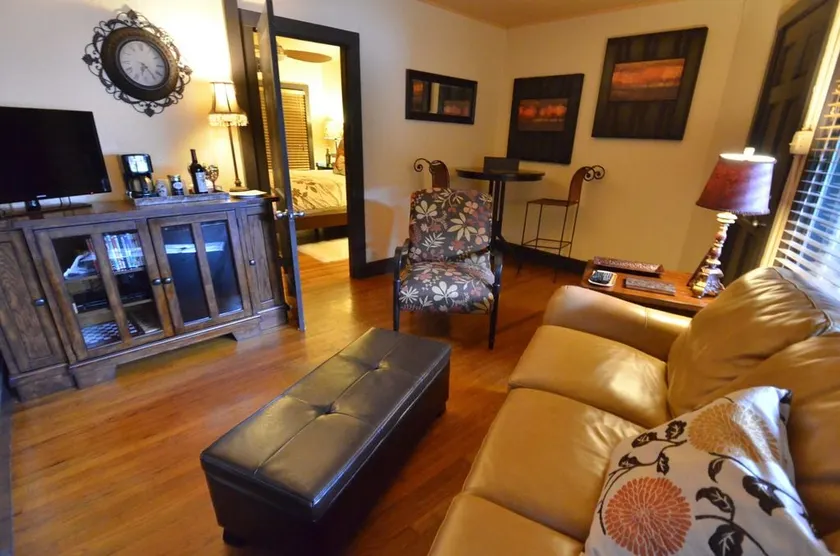 Palmer's Guest House in the heart of San Marcos - Image 1