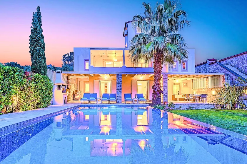 Cretan Mansion with Heated Swimming Pool - Image 1