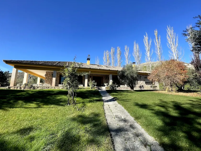 Casa Fuentes de Ledina - Image 1