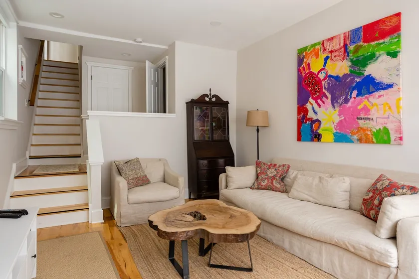 Shurs Lane Cottage, EV Charging, Free Parking - Image 1