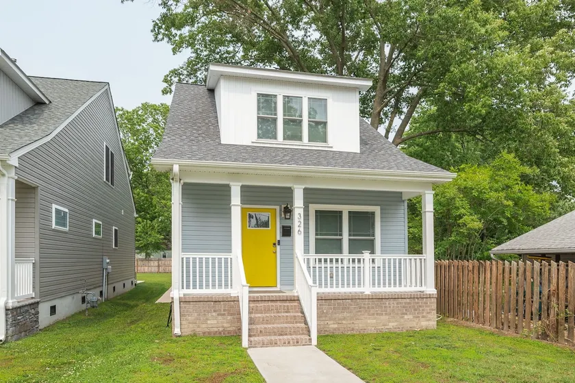 Buckroe Beach Beauty! 7 Beds, Walk to the Beach! - Image 1