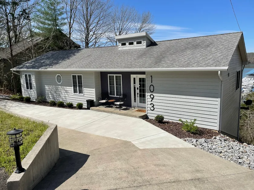 Lake View Home-Good for Big Group-Jamestown Marina - Image 1