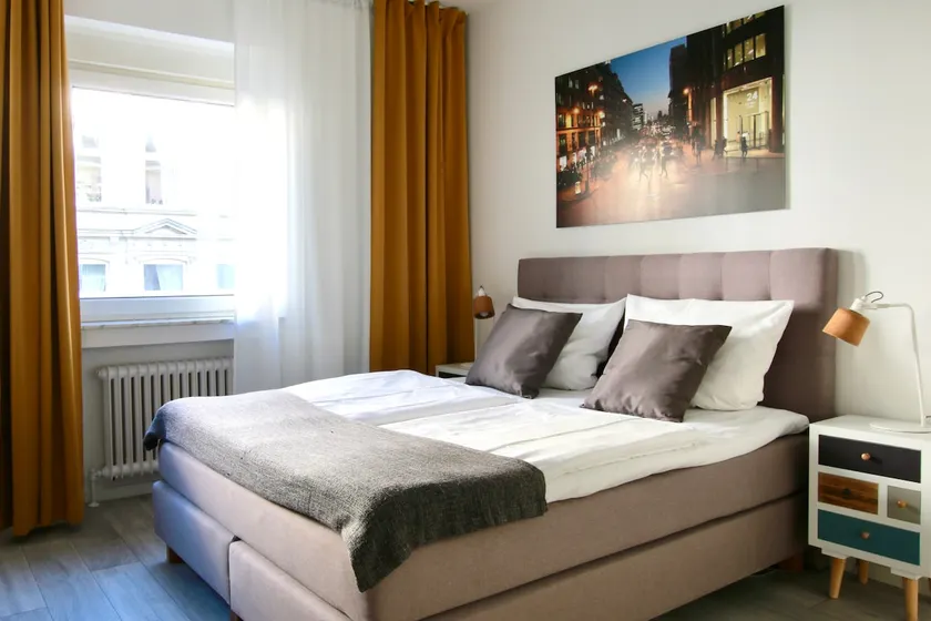 Pretty 1-room apartment in the city center - Image 1