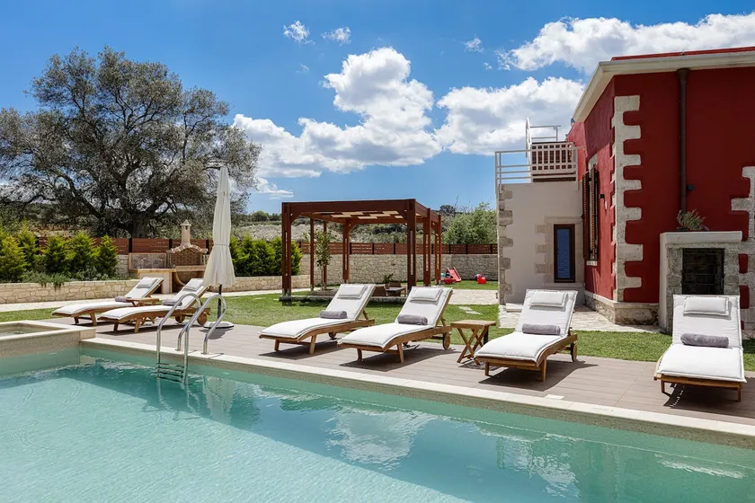Fully renovated historic building encompassed by nature views - Image 1