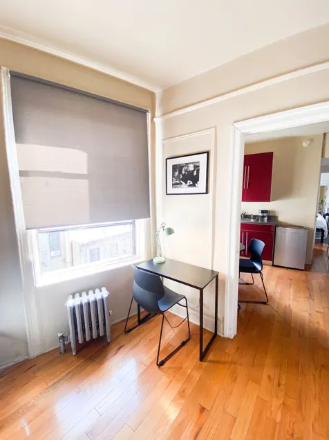 Bright Top-Floor 2BD Flex · Williamsburg · Monthly - Image 1