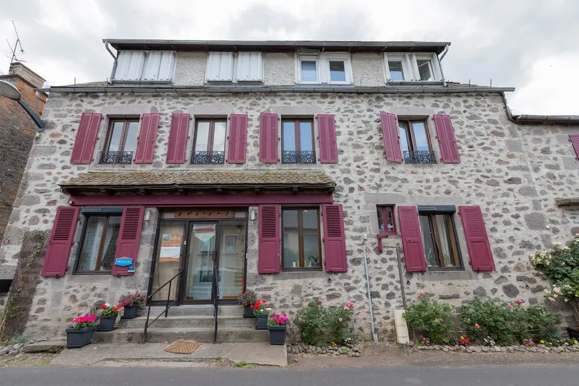 Recharge in the heart of Cantal and Auvergne - Image 1