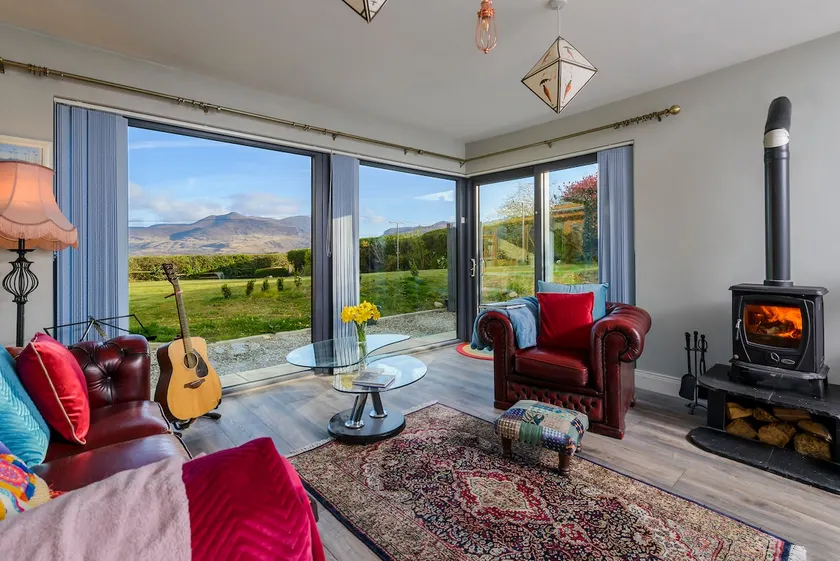 Luxe Apartment . Views of Gap of Dunloe and Reeks - Image 1