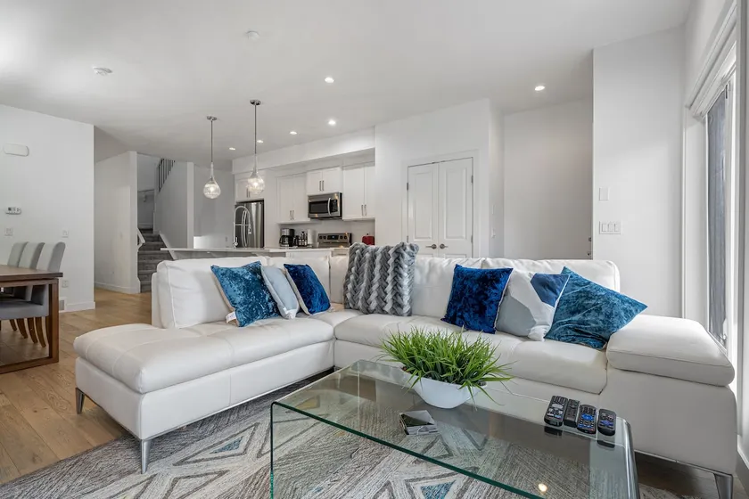 Kensington Calgary House, 3BR, 20 Min to Downtown - Image 1