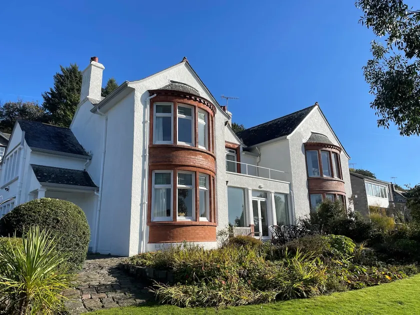 Beautiful 4BR Period Home With Spectacular Views - Pass the Keys - Image 1