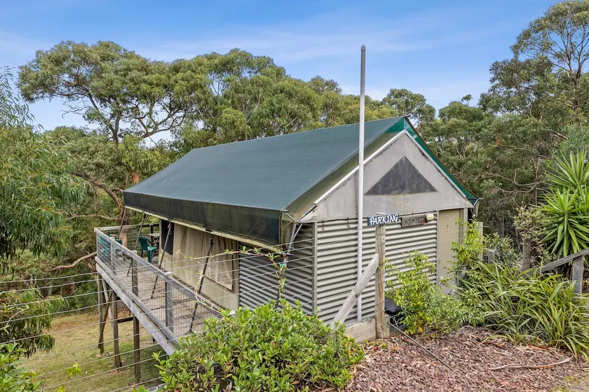 Deluxe Eco Retreat No 11 - Image 1