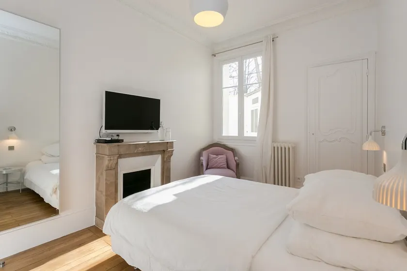 Stylish apartment for 4 in Paris near Eiffel Tower - Image 1