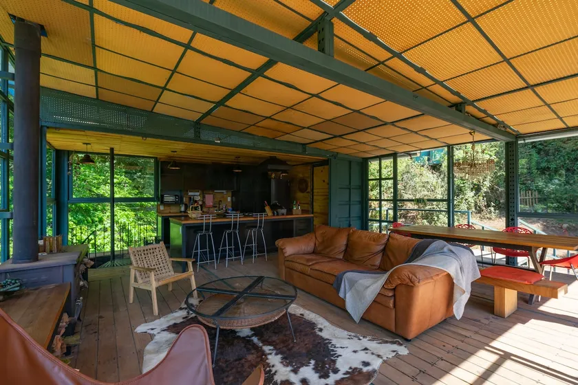 TreeTops. Complete cabin in the woods and river. - Image 1