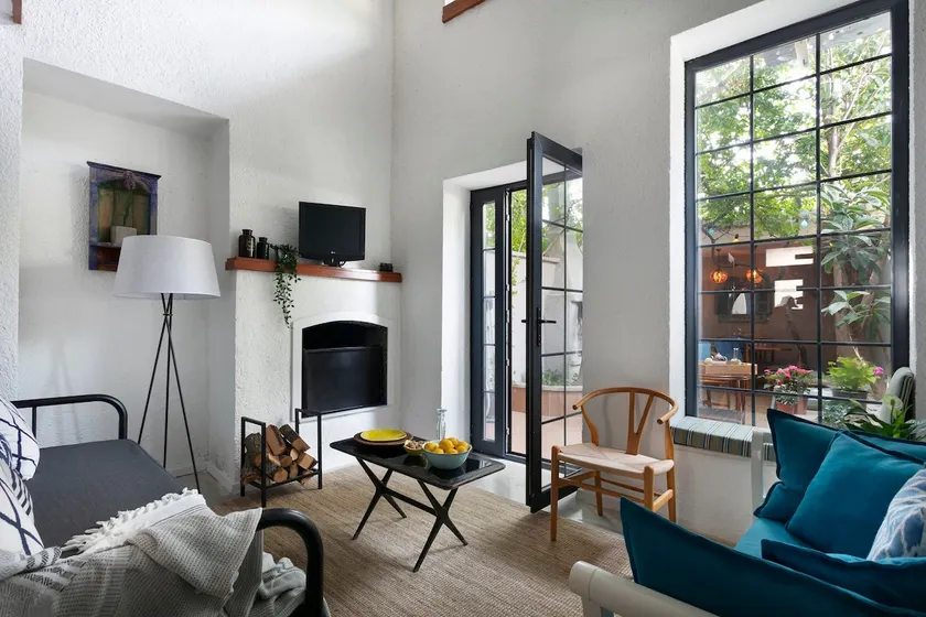 Greek house with garden, loft - Image 1