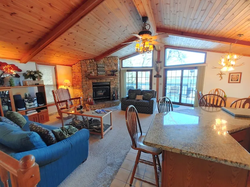 Lakehouse Paradise w/ Hot Tub Near Cascade Mountain - Image 1