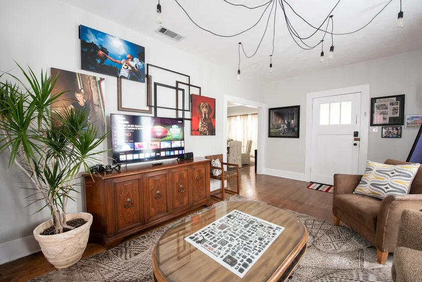 House of Photography–downtown, charming, and fun! - Image 1