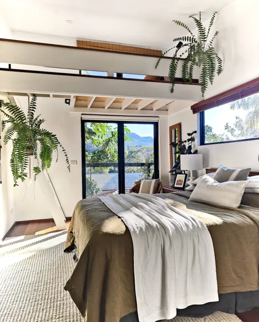 'The Bower' Stylish garden bungalow Mount Kembla - Image 1