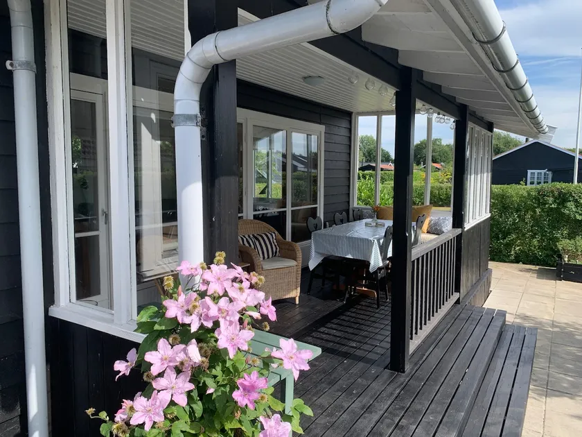 Cozy cottage at Grønninghoved Strand - Image 1