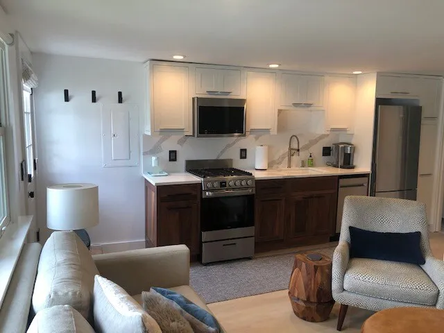 East end open condo - Image 1