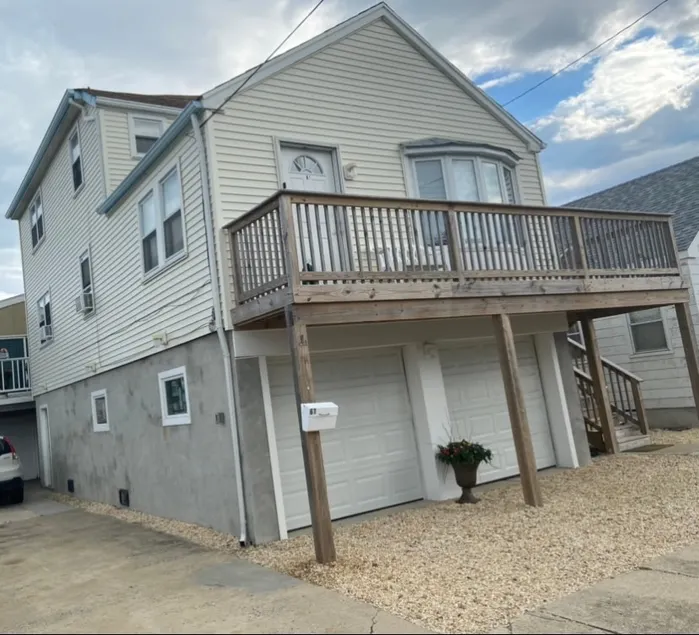 Beach Block Apt. With Parking - Image 1