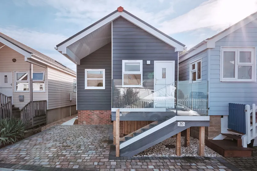 Seaside coastal retreat, sea & sunsets, EV charger - Image 1