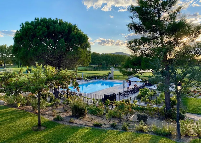Air-conditioned 2-room + loggia with view of Pont Royal golf course and pool - Image 1