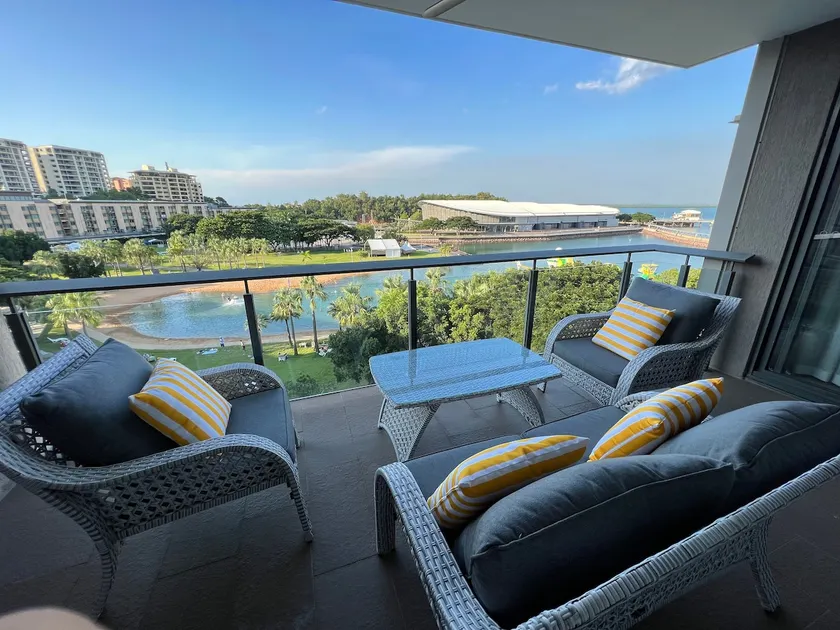 Luxury Waterfront Stay 1bdr (breathtaking Views) - Image 1