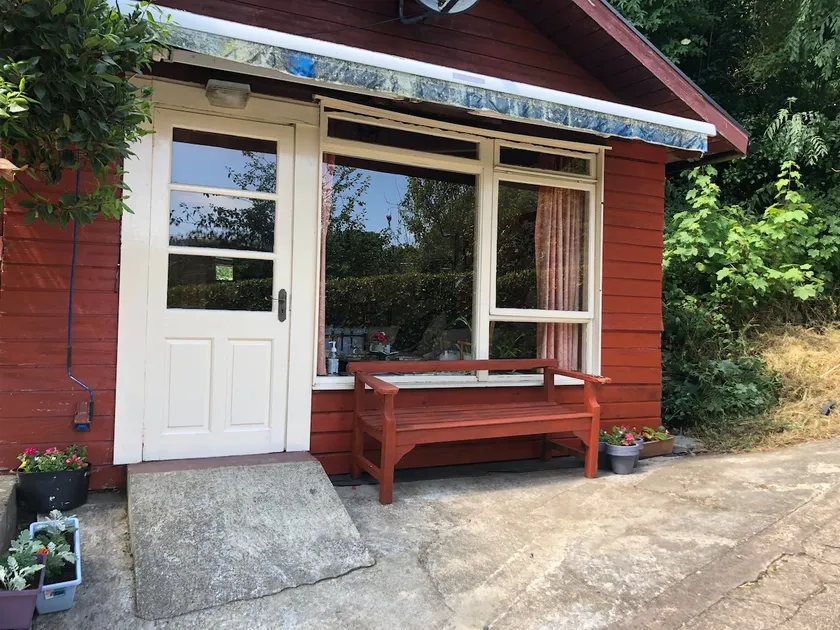 Cozy Cabin in our garden - Image 1