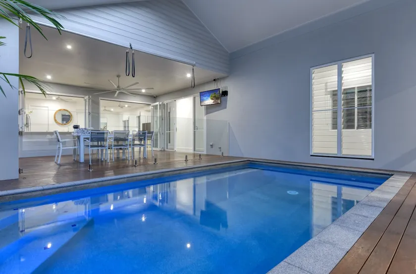 Luxury Retreat on Mudlo, 4 bedroom home with pool - Image 1