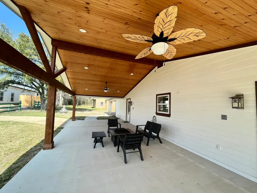 Lodge at Hardy's Resort w/ many unique amenities - Image 1