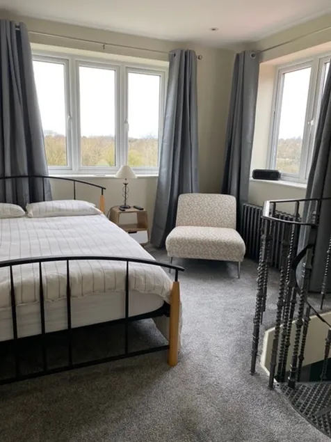 Luxury small 1 bed apartment with stunning views - Image 1
