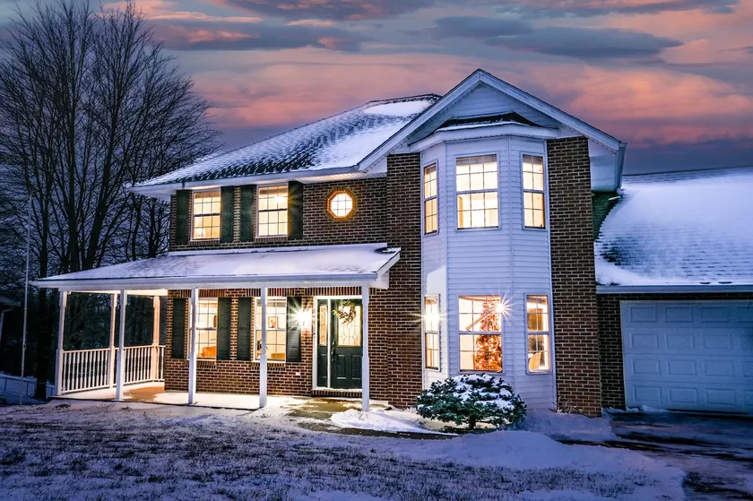 Gorgeous, Huge Home w/ Firepit, 5 Mins to Ark - Image 1