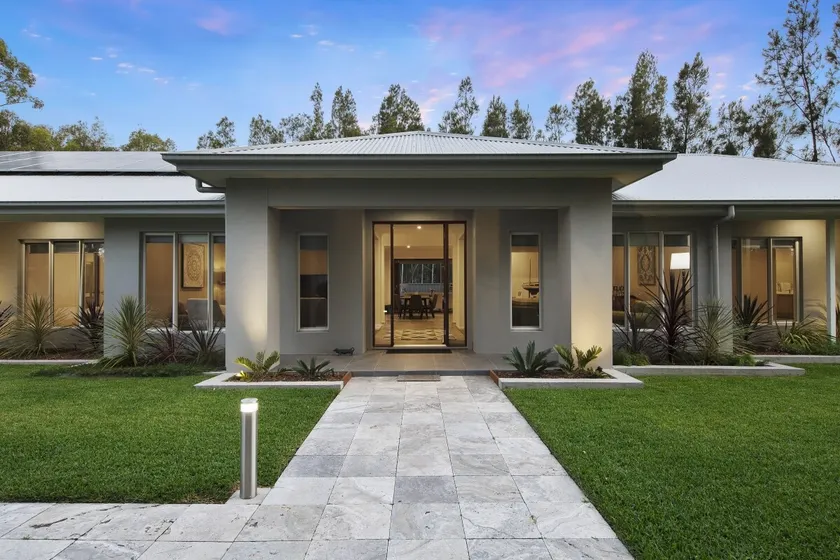Luxury 5 bed Villa w/pool, Thistle Hill Guesthouse - Image 1