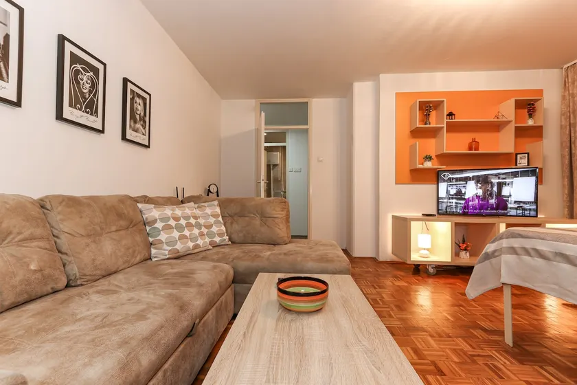 Ivana Ribara studio in Novi Beograd for two - Image 1