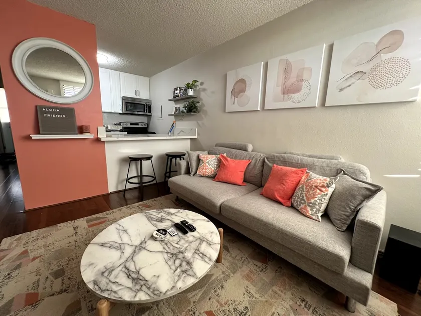 Hibiscus Hale <> Modern condo near trendy Kaimuki - Image 1