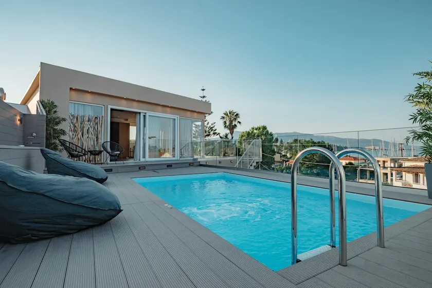 Daedalus Luxury Home - Seaview & Heated Pool - Image 1