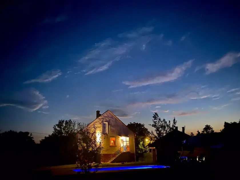 River House - Luxury house on the border of the Tisza River - Image 1