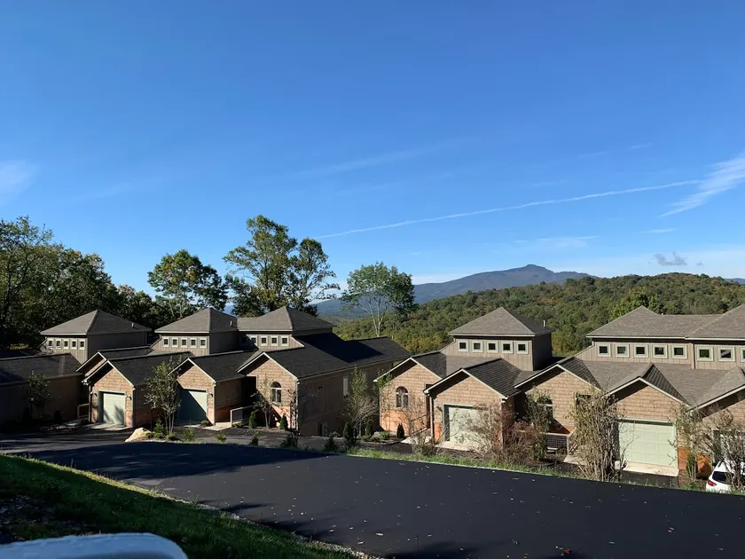 Luxury townhome Grandfather Mtn view Blowing Rock - Image 1