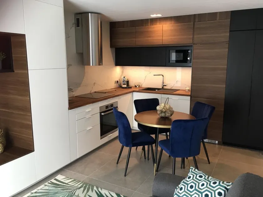 Beautiful Design & Cosy Apartment with Quay View - Image 1