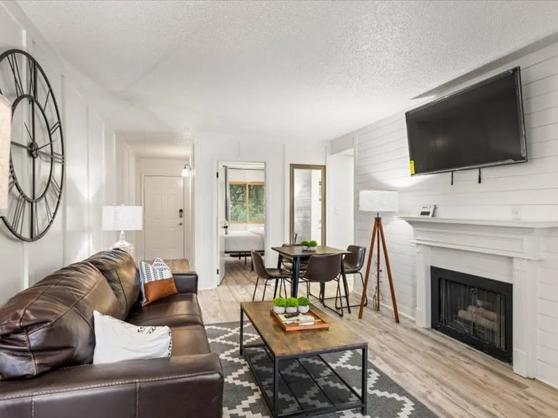 Chic Condo on Gatlinburg Strip with Pool! - Image 1