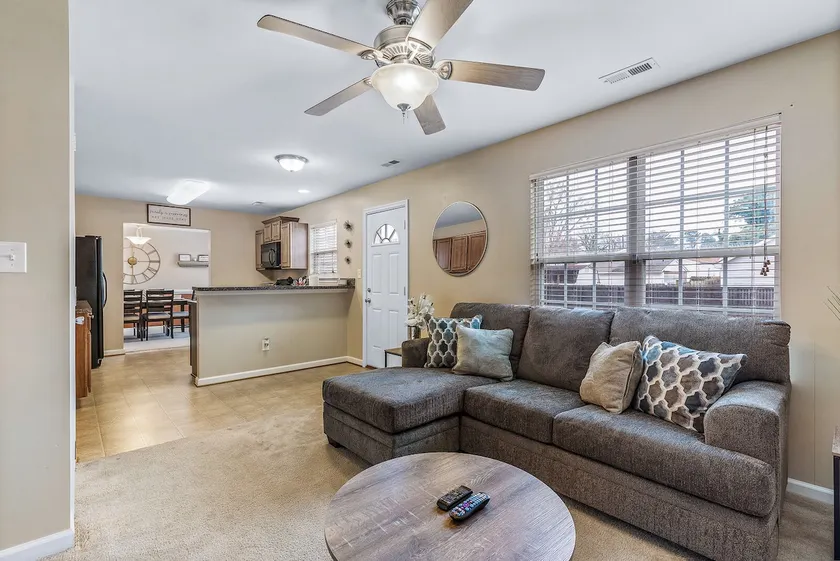 Spacious 4BR Home near Hampton Convention Center - Image 1