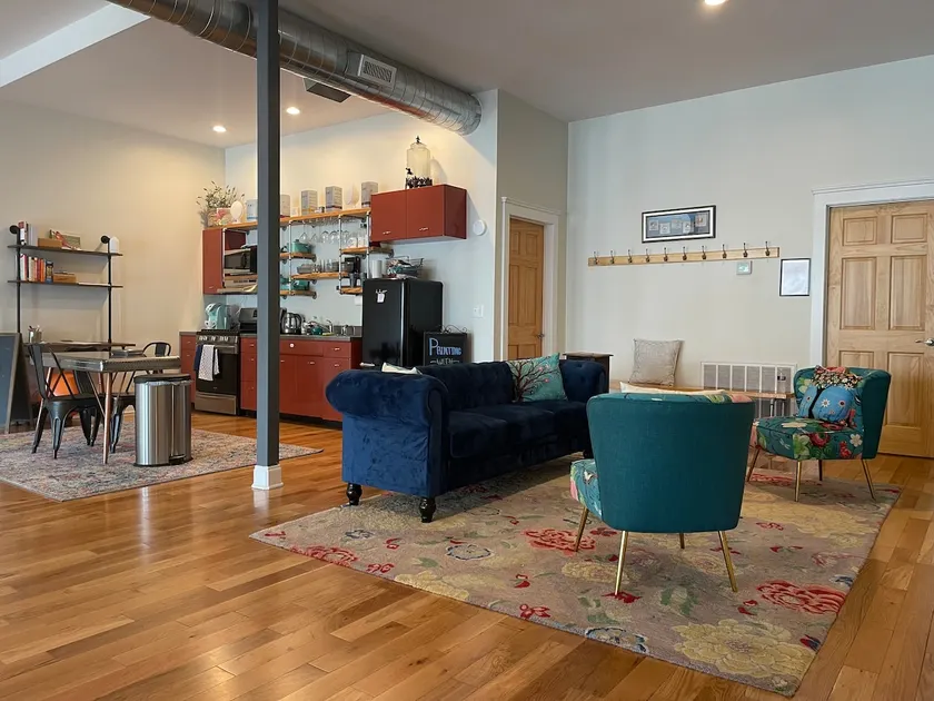 Enjoy Historic Downtown Rogersville at The Loft - Image 1