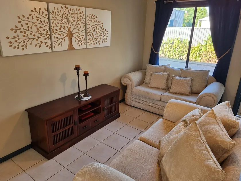 Lemon Tree Lane on Northcote. 2 Bedroom Unit. - Image 1