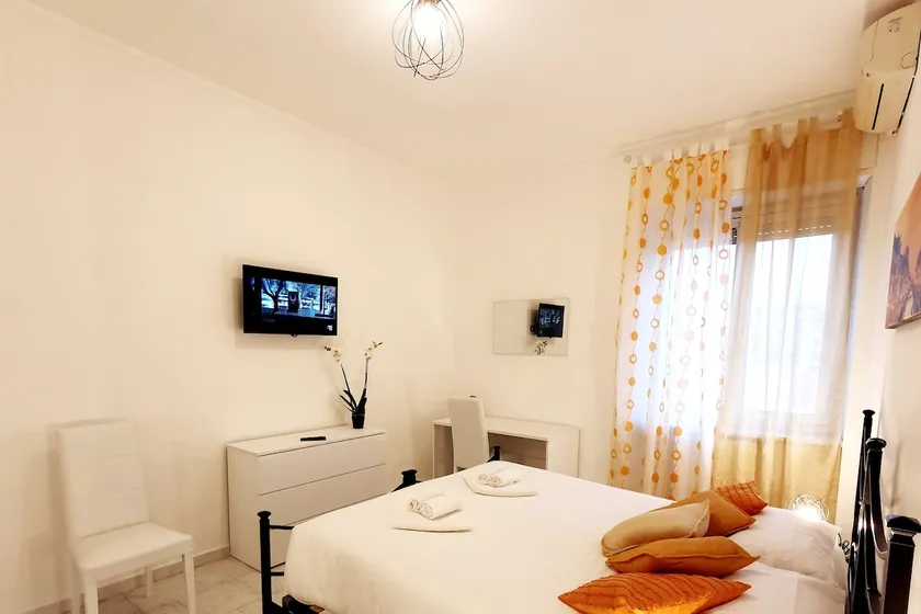Tolstoj Metro Apartment Milano - Image 1