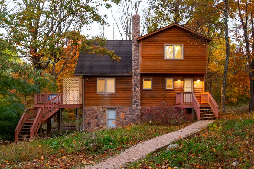 Sherando Cabin--hot tub, kitchen, fireplace - Image 1
