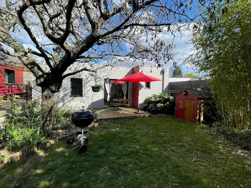 La Maison Rouge - Image 1